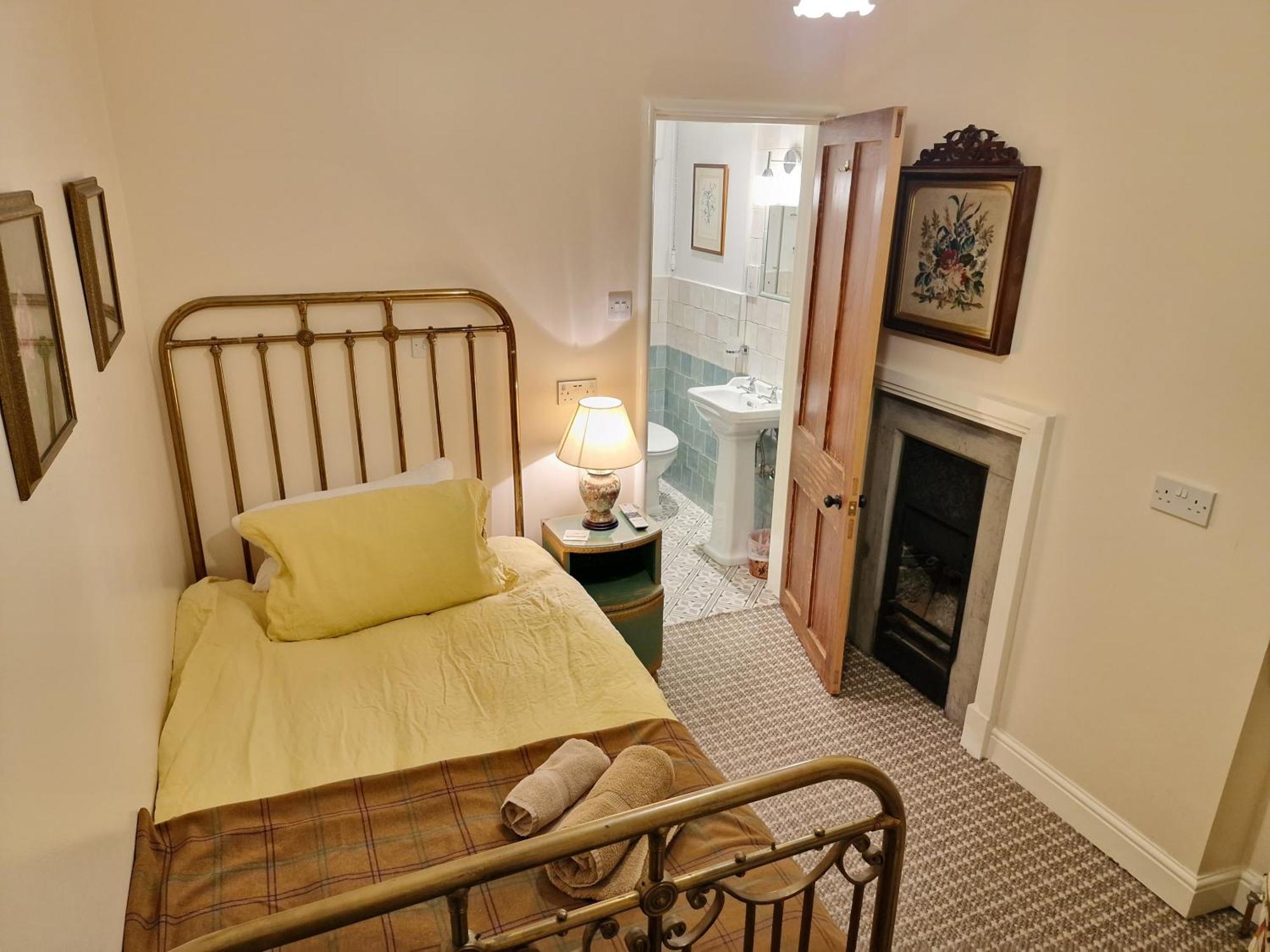 Cambus O' May Traditional Highland Hotel Ballater Ruang foto
